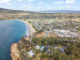 Gorgeous 4 Bedroom House - Blackmans Bay