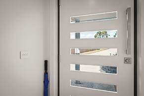 Gorgeous 4 Bedroom House - Blackmans Bay