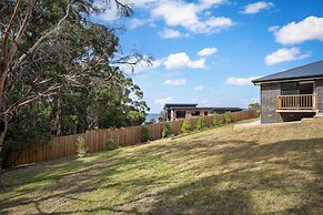 Gorgeous 4 Bedroom House - Blackmans Bay