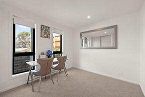 Gorgeous 4 Bedroom House - Blackmans Bay