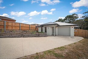 Gorgeous 4 Bedroom House - Blackmans Bay