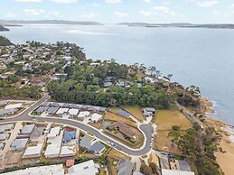 Gorgeous 4 Bedroom House - Blackmans Bay