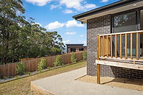 Gorgeous 4 Bedroom House - Blackmans Bay