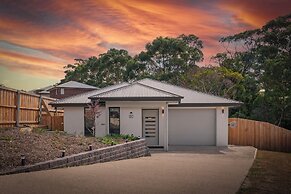 Gorgeous 4 Bedroom House - Blackmans Bay