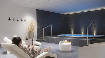Apartment in Tignes With Spa & Pool