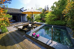 Yiqi Ahn Luh Huangshan