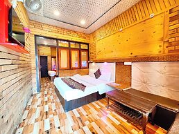 Hotel Lake View Mall Road Near Lake