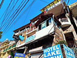 Hotel Lake View Mall Road Near Lake
