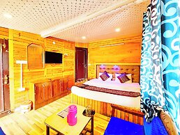 Hotel Lake View Mall Road Near Lake