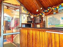 Hotel Lake View Mall Road Near Lake