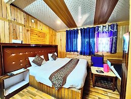 Hotel Lake View Mall Road Near Lake