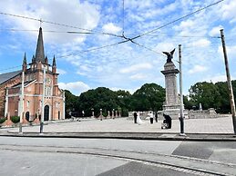 Jinglai Hotel (Shanghai Bund East Nanjing Road Pedestrian Street)