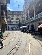 Jinglai Hotel (Shanghai Bund East Nanjing Road Pedestrian Street)