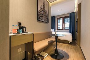 Jinglai Hotel (Shanghai Bund East Nanjing Road Pedestrian Street)