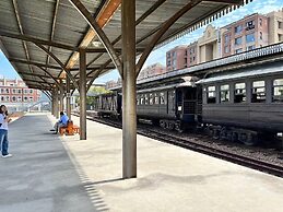 Jinglai Hotel (Shanghai Bund East Nanjing Road Pedestrian Street)
