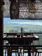 Caldera Hotel & Restaurant