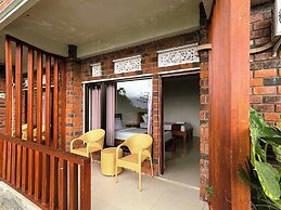 Caldera Hotel & Restaurant