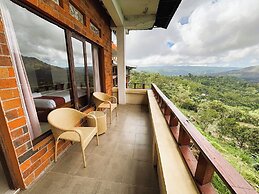 Caldera Hotel & Restaurant