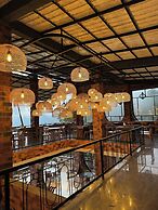 Caldera Hotel & Restaurant