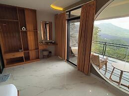 Caldera Hotel & Restaurant