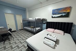 Franca Arcade near Quezon City Circle