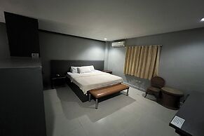 Garden Suite Hotel