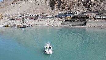 Lodges By Baron Hunza Attabad Lake