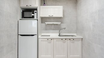 Yeosu Wellstay Pool Villa