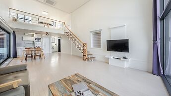 Yeosu Wellstay Pool Villa