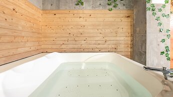 Yeosu Wellstay Pool Villa