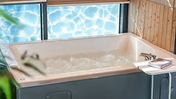 Yeosu Wellstay Pool Villa