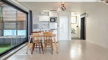 Yeosu Wellstay Pool Villa