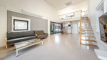 Yeosu Wellstay Pool Villa