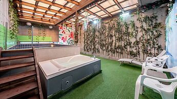 Yeosu Wellstay Pool Villa