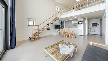 Yeosu Wellstay Pool Villa