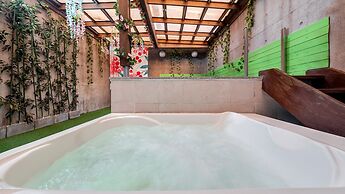 Yeosu Wellstay Pool Villa