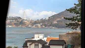 Yeosu Wellstay Pool Villa