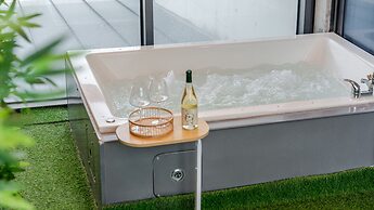 Yeosu Wellstay Pool Villa