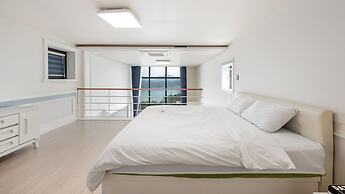 Yeosu Wellstay Pool Villa