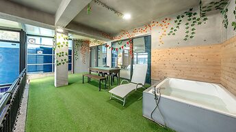 Yeosu Wellstay Pool Villa