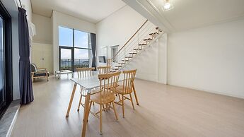 Yeosu Wellstay Pool Villa