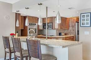 Ocean Comfort With Balcony and Pool