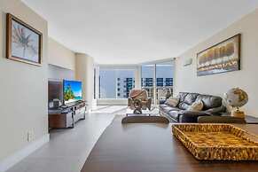 Ocean Comfort With Balcony and Pool