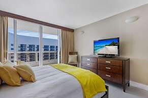 Ocean Comfort With Balcony and Pool