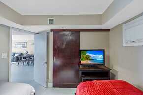 Ocean Comfort With Balcony and Pool