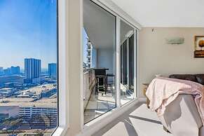 Ocean Comfort With Balcony and Pool