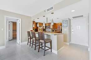 Ocean Comfort With Balcony and Pool