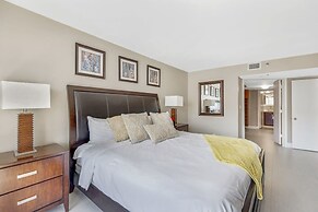 Ocean Comfort With Balcony and Pool