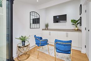 Host Stay Ginger Bread Cottage