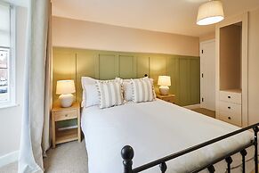 Host Stay Ginger Bread Cottage